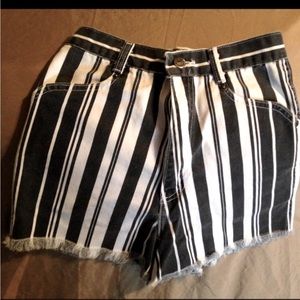 Vintage Bonjour high waisted shorts!